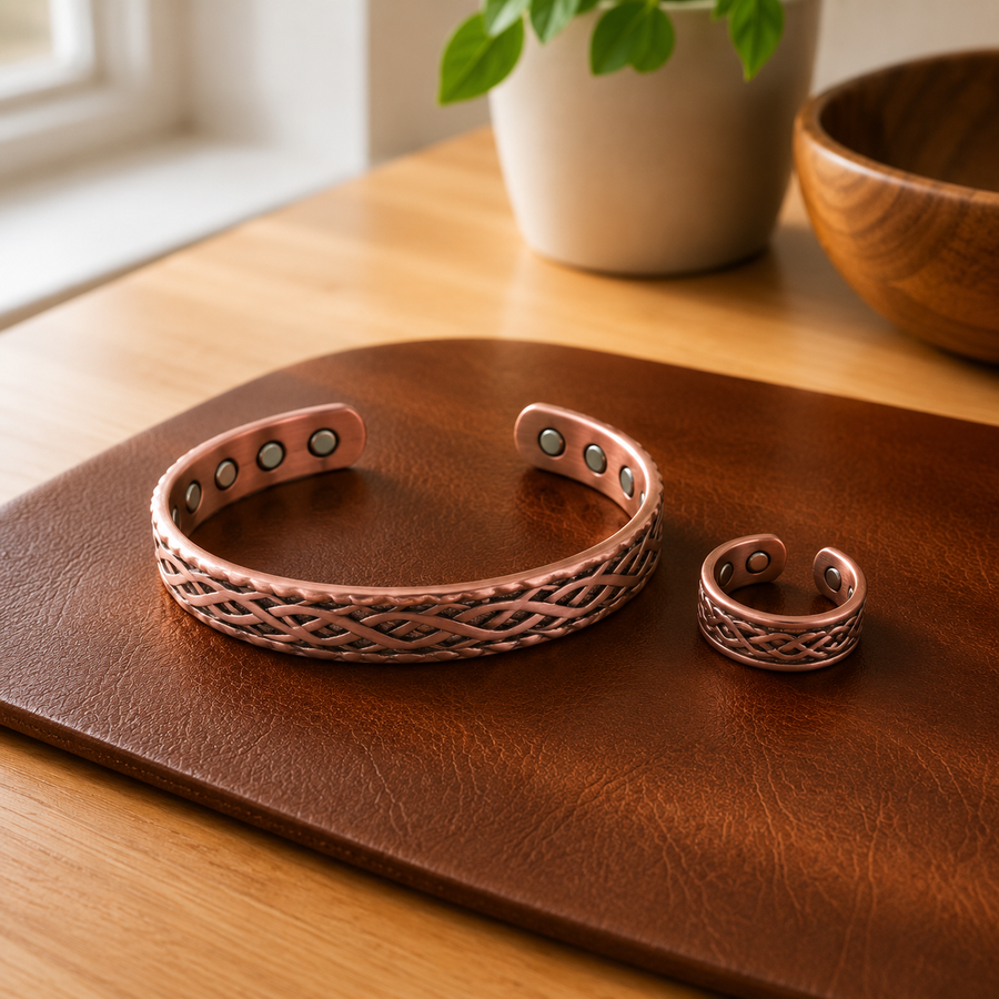Knot copper set by Livia