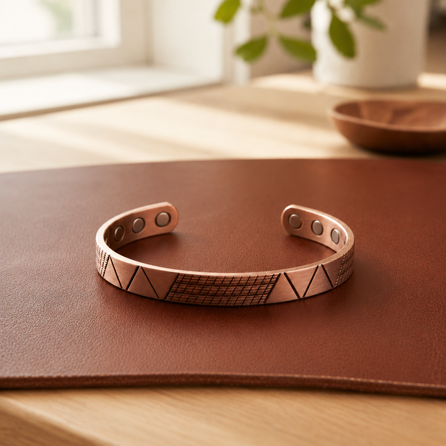Crest copper bracelet by Livia